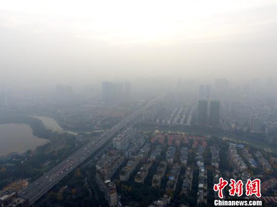 成都启动重污染天气三级预警