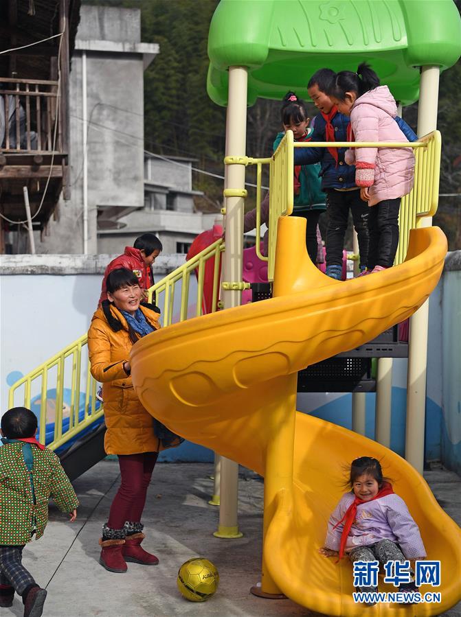 （身边的共产党员）（5）支月英：坚守深山小学36载 只为孩子读好书