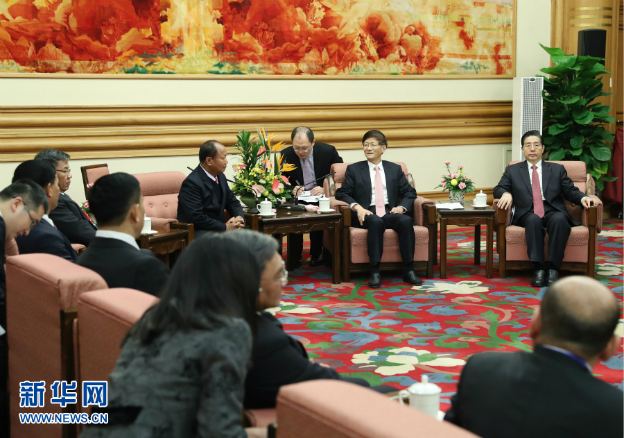 12月27日,中共中央政治局委员、中央政法委书记孟建柱在北京集体会见出席湄公河流域执法安全合作机制成立五周年部长级会议的各国代表团团长。新华社记者 王晔 摄 12月27日,中共中央政治局委员、中央政法委书记孟建柱在北京集体会见出席湄公河流域执法安全合作机制成立五周年部长级会议的各国代表团团长。新华社记者 王晔 摄