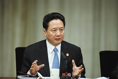 王儒林三大案例谈反腐:副市长贪腐6.44亿