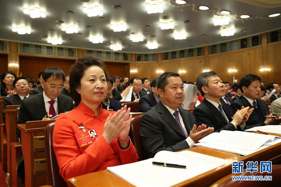 （兩會&middot;人大開幕）（33）十二屆全國人大四次會議在京開幕