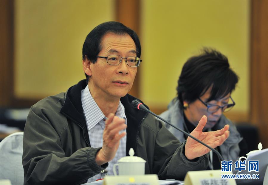 （两会&middot;快语录）唐伟章委员：培养大学生的社会责任感很重要