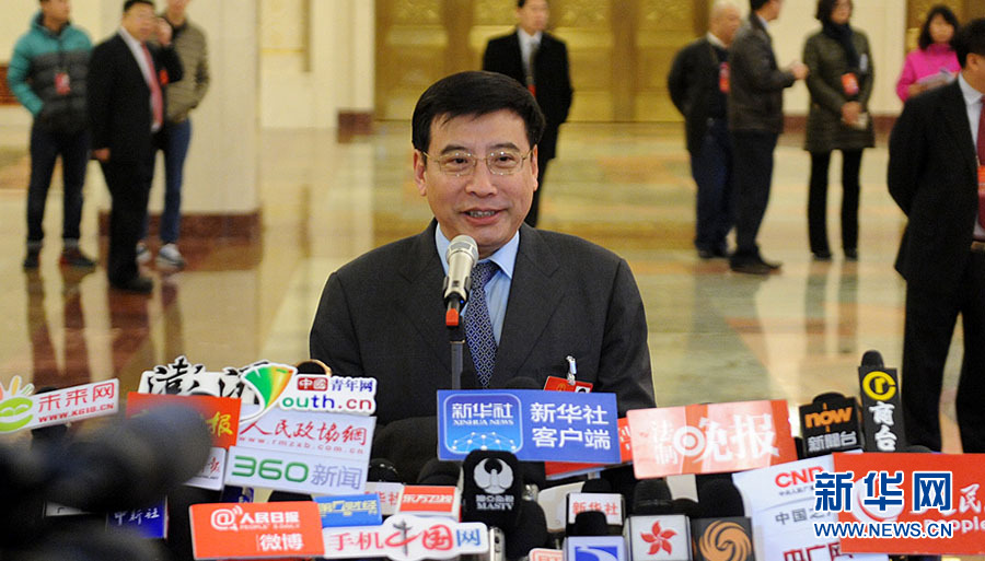 工业和信息化部部长苗圩接受记者采访