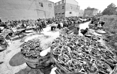 订亲彩礼&ldquo;一动不动&rdquo;压垮两代人汇集起来可开超市