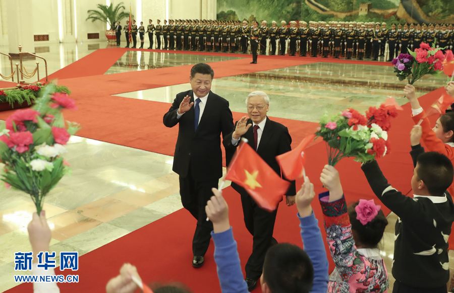 1月12日，中共中央总书记、国家主席习近平在北京人民大会堂同越共中央总书记阮富仲举行会谈。这是会谈前，习近平在人民大会堂北大厅为阮富仲举行欢迎仪式。新华社记者 庞兴雷 摄