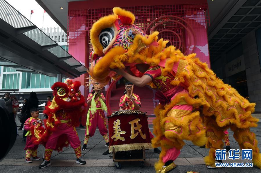 （社会）（2）香港海港城：鲤跃龙门贺新岁