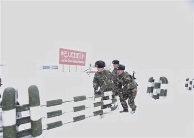 中国边境风云：亲历&ldquo;花样藏毒&rdquo;枪支相伴而生