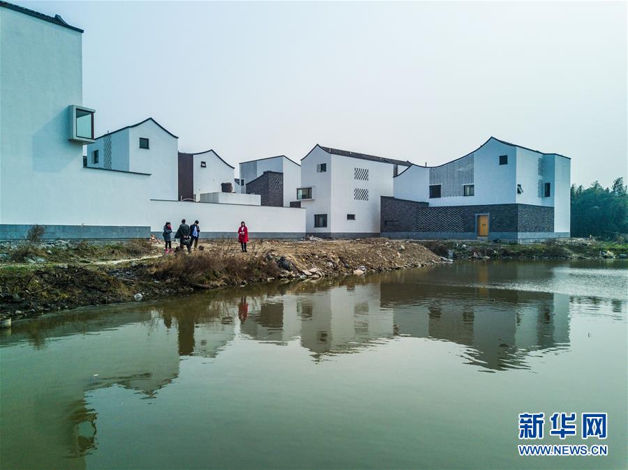 （美丽中国）（10）杭州富阳：如诗如画&ldquo;水墨江南&rdquo;农村回迁房