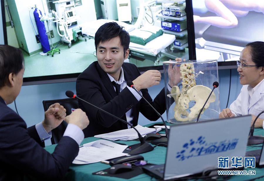 （圖片故事）（2）《我是大醫生》嘉賓主持王成鋼：我還不是&ldquo;大醫生&rdquo;