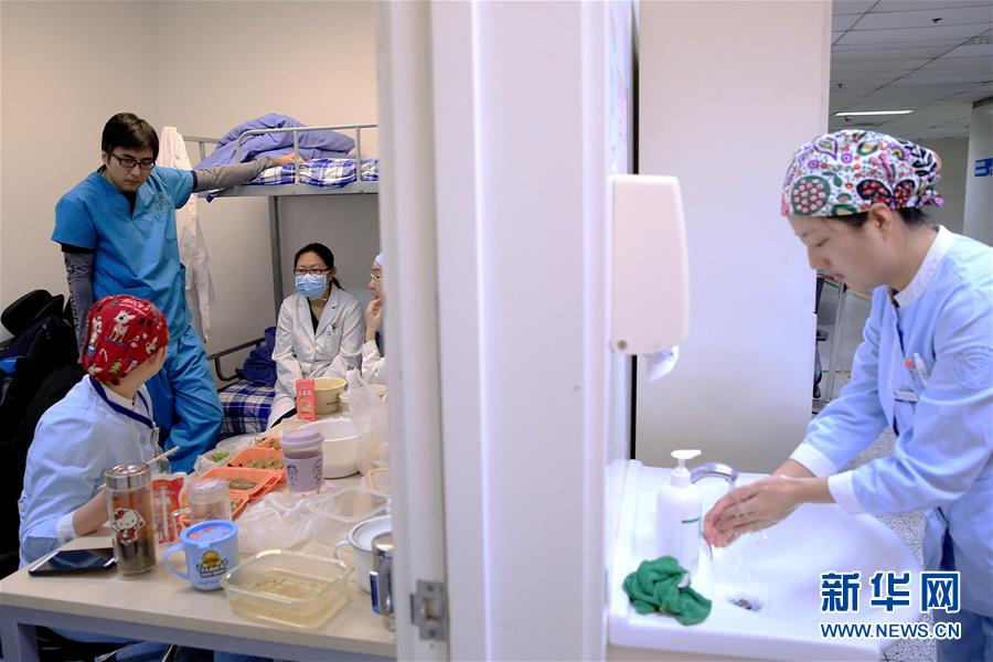 （圖片故事）（11）《我是大醫生》嘉賓主持王成鋼：我還不是&ldquo;大醫生&rdquo;