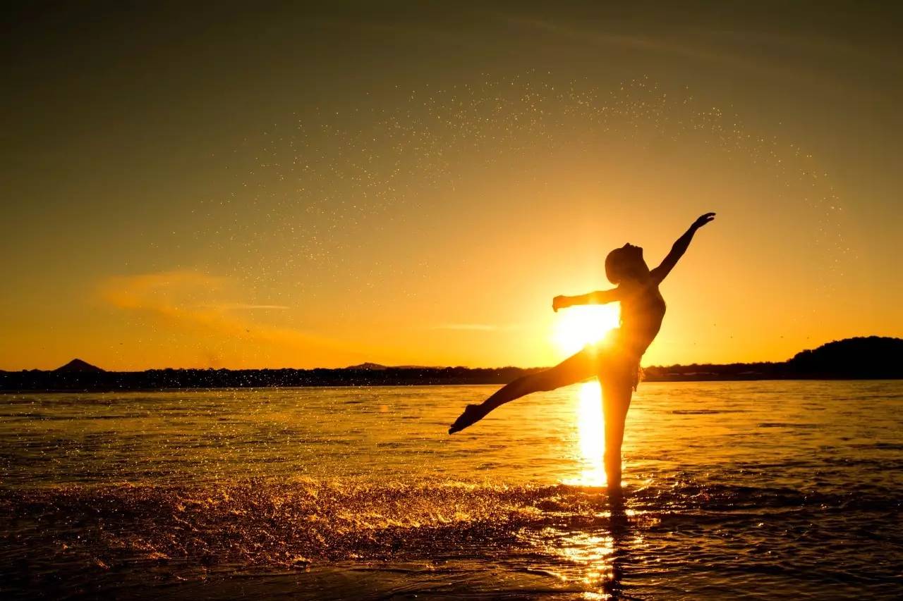 荐读】世界因她们而美丽-时政频道-新华网, image size:1280x853