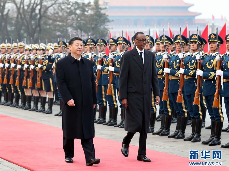 3月17日，国家主席习近平在北京人民大会堂同卢旺达总统卡加梅举行会谈。会谈前，习近平在人民大会堂东门外广场为卡加梅举行欢迎仪式。新华社记者刘卫兵摄