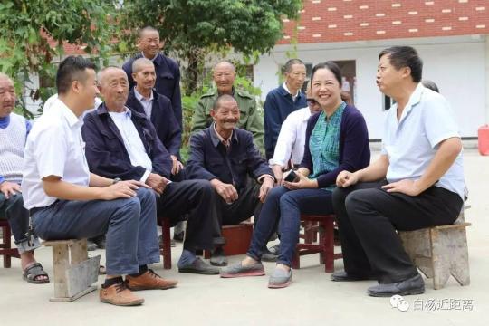 &ldquo;白领书记&rdquo;的&ldquo;扶贫经&rdquo;&mdash;&mdash;信阳质监局办公室主任赵冰扶贫记