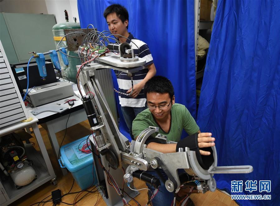 （新华全媒头条&middot;水下机器人&middot;图文互动）（2）海阔天空追梦人&mdash;&mdash;中科院沈阳自动化研究所科研团队创新实录