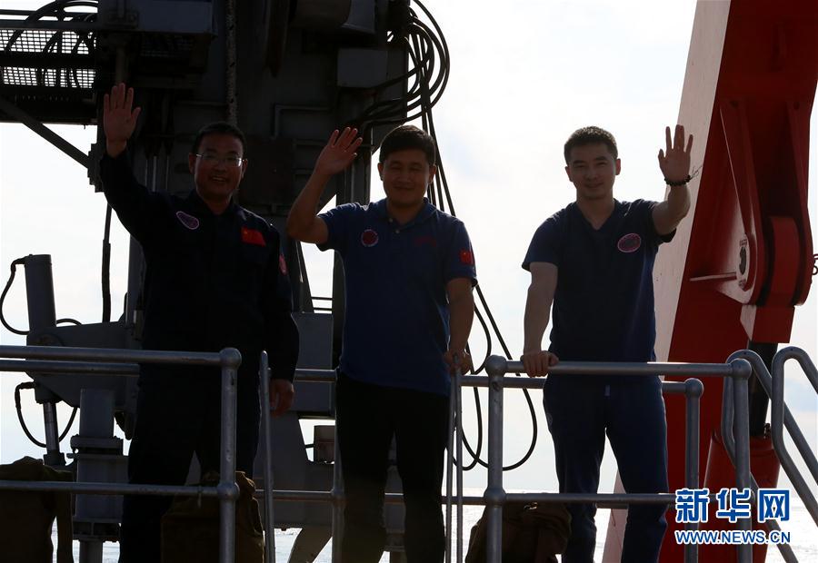 （图文互动）（4）&ldquo;蛟龙&rdquo;号深潜南海发现大面积结壳和结核分布 