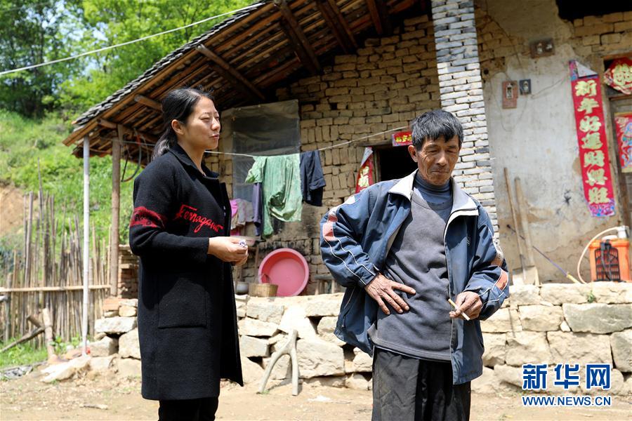 扶贫一线的年轻人