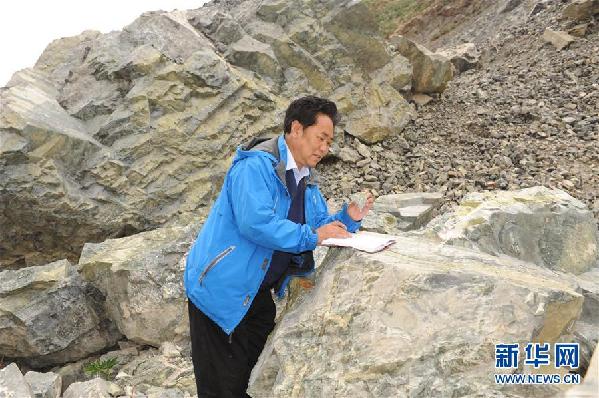 （知识分子典型&middot;图文互动）（1）心怀梦想　地质报国&mdash;&mdash;记中国工程院首位藏族院士多吉