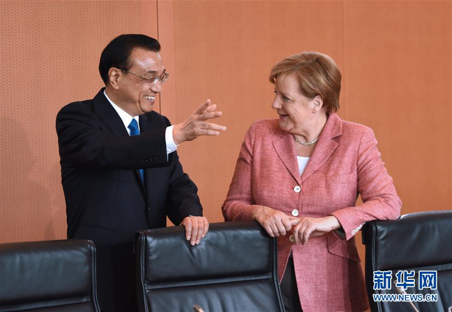 当地时间5月31日下午，国务院总理李克强在柏林总理府同德国总理默克尔举行中德总理年度会晤。 新华社记者 饶爱民 摄