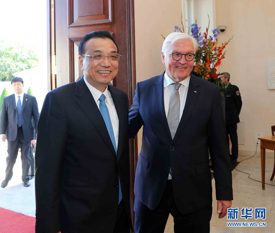 当地时间6月1日下午，国务院总理李克强在柏林总统府会见德国总统施泰因迈尔。 新华社记者 刘卫兵 摄