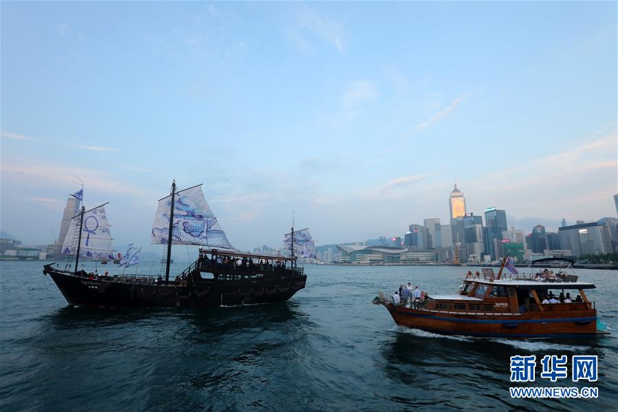 （香港回归二十周年&middot;香港之美&middot;图文互动）（1）从维多利亚港到太平山顶&mdash;&mdash;香港旅游风采依旧