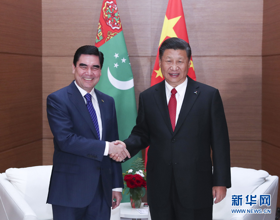 6月9日，国家主席习近平在阿斯塔纳会见土库曼斯坦总统别尔德穆哈梅多夫。 新华社记者 庞兴雷 摄