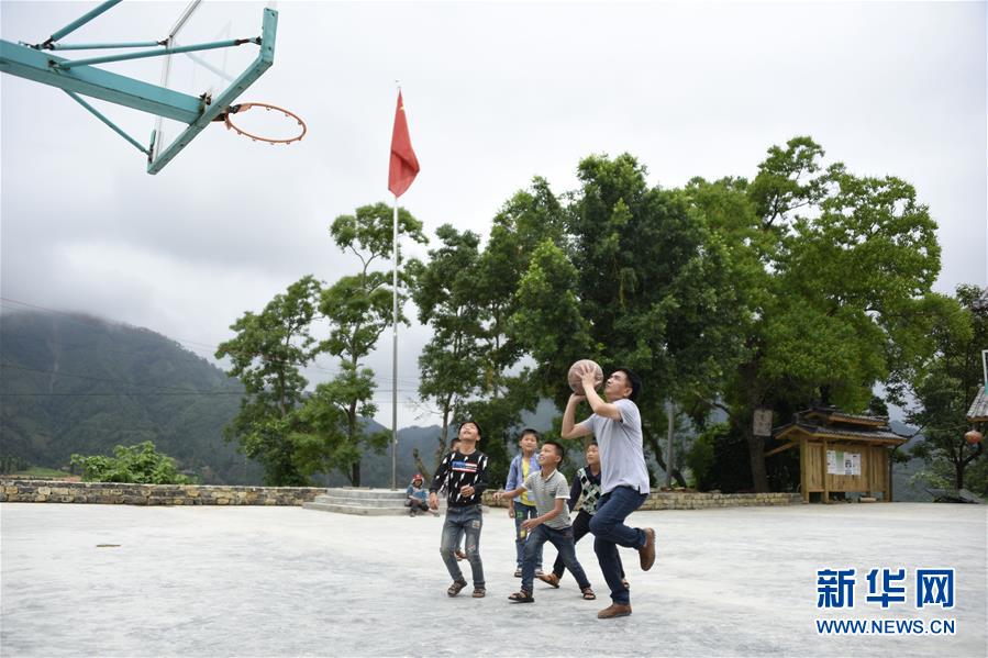 （新华全媒头条&middot;图文互动）（7）好日子，一个都不能少&mdash;&mdash;国家连片特困地区的一天