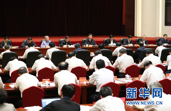 6月23日，中共中央总书记、国家主席、中央军委主席习近平在山西太原市主持召开深度贫困地区脱贫攻坚座谈会并发表重要讲话。  新华社记者 庞兴雷 摄 