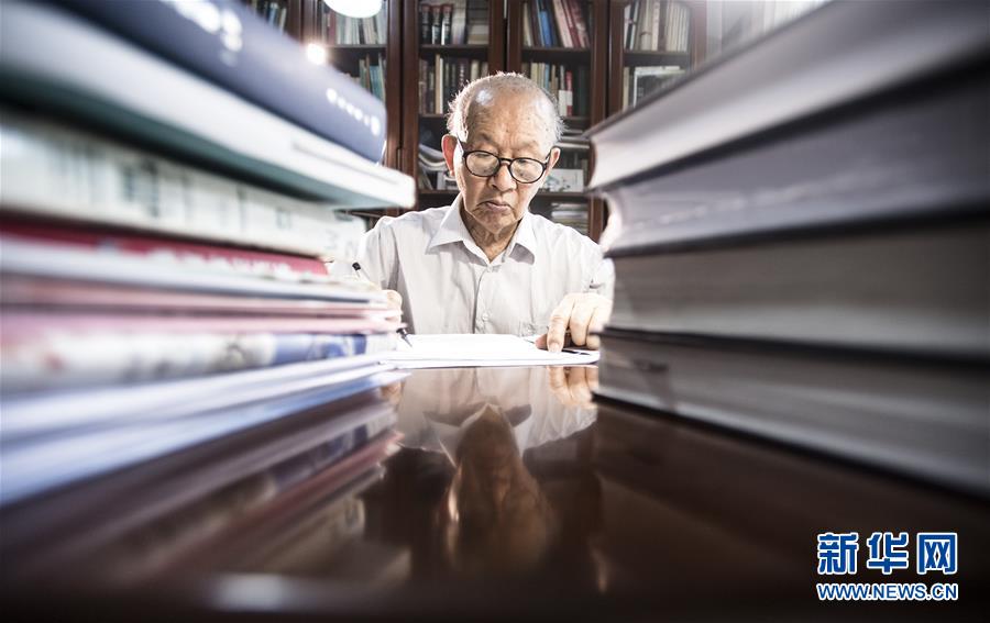 （我是共产党员）（7）&ldquo;百炼成钢&rdquo;的共产党员崔崑