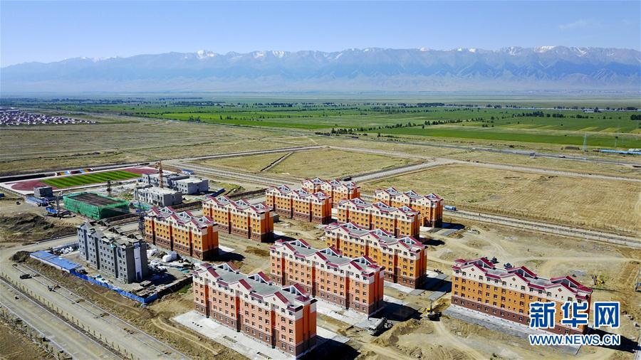 （社会）（1）新疆：巴里坤牧区展新颜