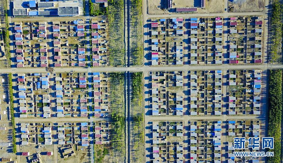 （社会）（2）新疆：巴里坤牧区展新颜