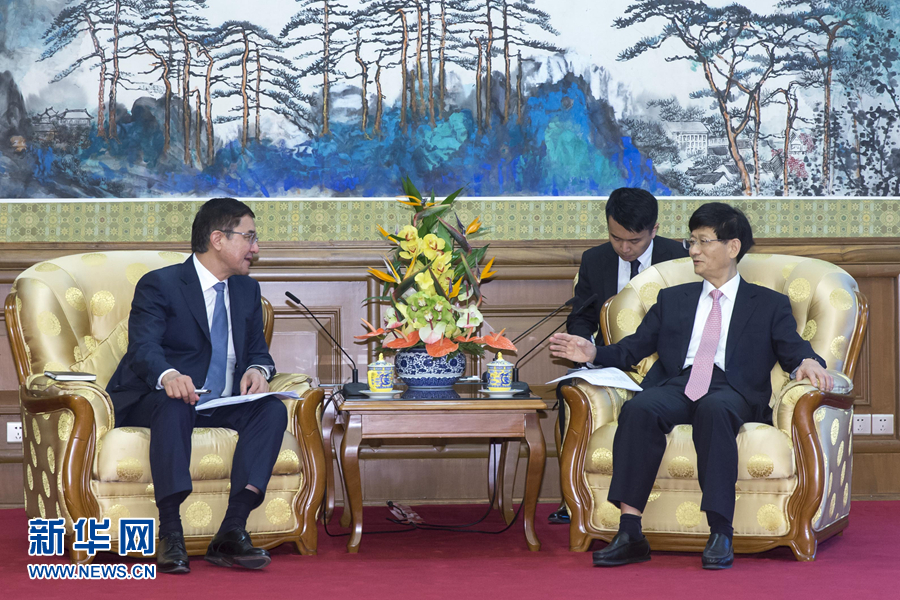 7月19日,中共中央政治局委员、中央政法委书记孟建柱在北京会见乌兹别克斯坦副总理库奇卡罗夫。 新华社记者崔新钰摄 7月19日,中共中央政治局委员、中央政法委书记孟建柱在北京会见乌兹别克斯坦副总理库奇卡罗夫。 新华社记者崔新钰摄