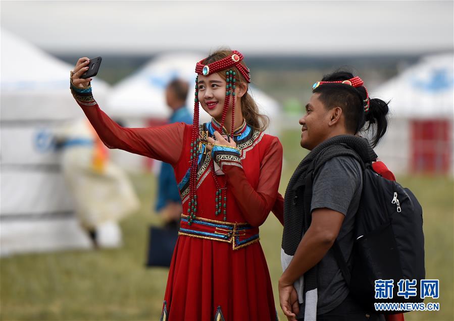 (守望相助70载·壮美亮丽内蒙古)(6)融入现代生活的那达慕