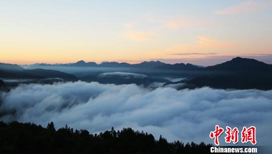千年古村落云海景观壮美篝火晚会燃激情