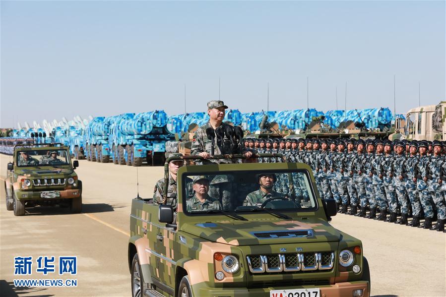 7月30日上午,庆祝中国人民解放军建军90周年阅兵在朱日和联合训练基地隆重举行。中共中央总书记、国家主席、中央军委主席习近平检阅部队并发表重要讲话。这是习近平乘车检阅部队。新华社记者 李刚 摄 7月30日上午,庆祝中国人民解放军建军90周年阅兵在朱日和联合训练基地隆重举行。中共中央总书记、国家主席、中央军委主席习近平检阅部队并发表重要讲话。这是习近平乘车检阅部队。新华社记者 李刚 摄