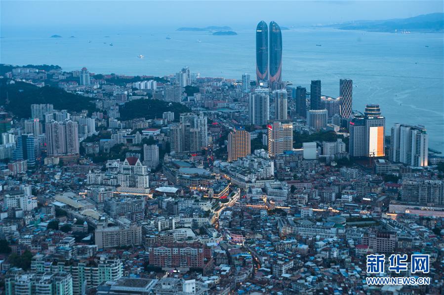（厦门会晤&middot;魅力厦门）（12）1400多个夜景工程点亮厦门璀璨夜