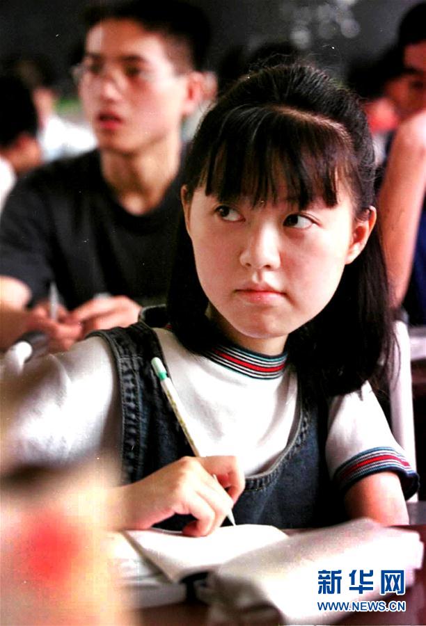 （图片故事）（1）绝症女孩李欢：把&ldquo;爱和坚强&rdquo;吟唱到生命终点