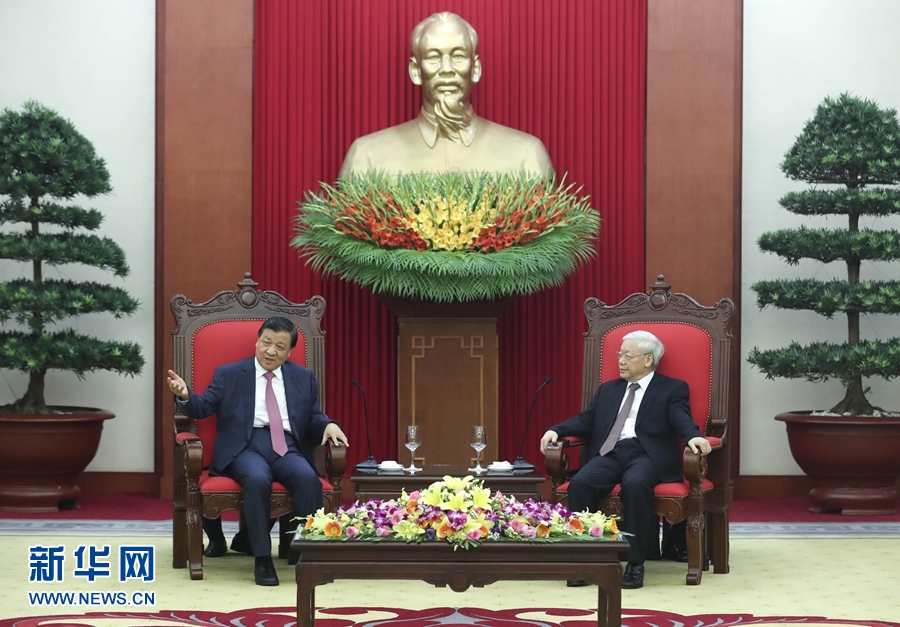 应越南共产党邀请，中共中央政治局常委、中央书记处书记刘云山9月18日至19日对越南进行正式访问。这是9月18日，刘云山在河内会见越共中央总书记阮富仲。 新华社记者 庞兴雷 摄