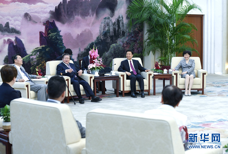 9月20日，国家副主席李源潮在北京会见由党的最高顾问、前众议长横路孝弘率领的日本民进党政治家代表团。 新华社记者 张领 摄 