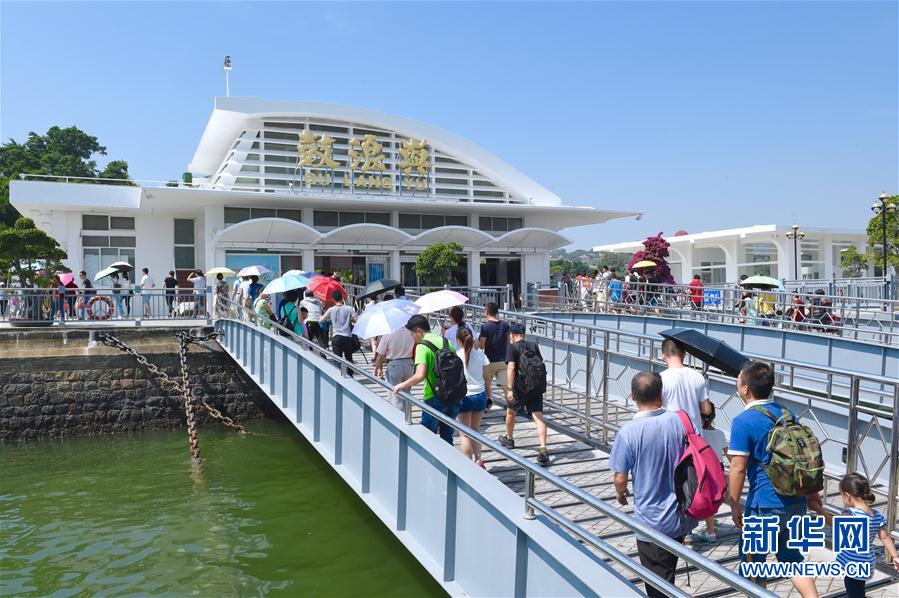 （社会）（2）国庆长假&ldquo;世遗&rdquo;鼓浪屿实行游客总量控制