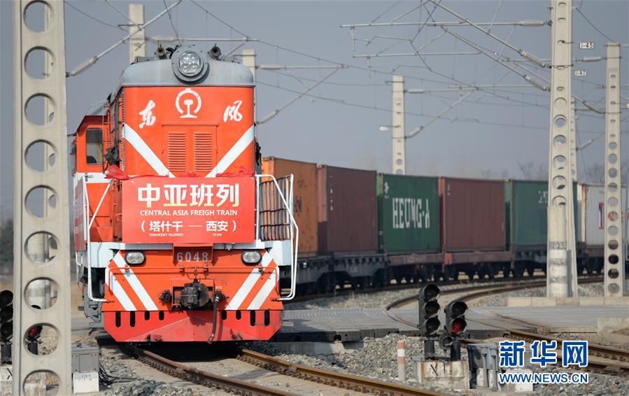 （新华全媒头条&middot;图文互动）（10）前进，向着伟大复兴的中国梦！&mdash;&mdash;写在党的十九大召开之际