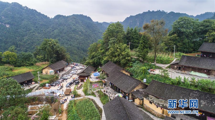 （新华全媒头条&middot;图文互动）（7）前进，向着伟大复兴的中国梦！&mdash;&mdash;写在党的十九大召开之际