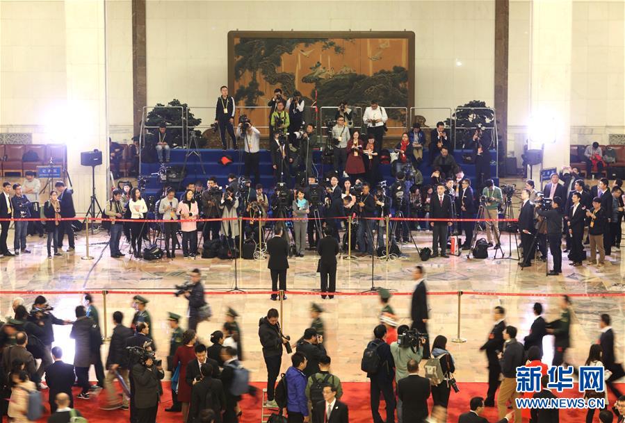 (十九大·图文互动)(1)公开·透明·创新——从党的十九大看更加开放自信的中国