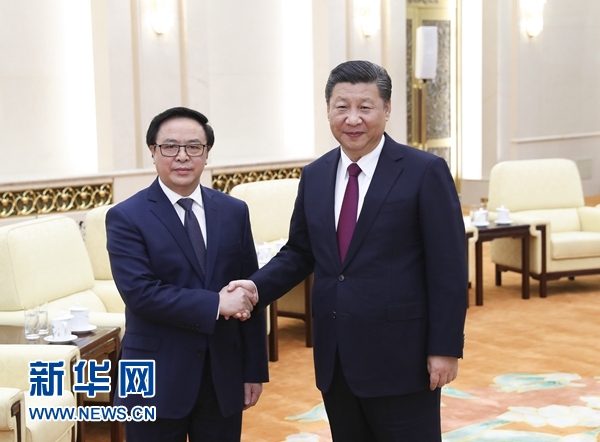 10月30日，中共中央总书记、国家主席习近平在北京人民大会堂会见越共中央总书记阮富仲特使、中央对外部部长黄平君。 新华社记者 庞兴雷 摄
