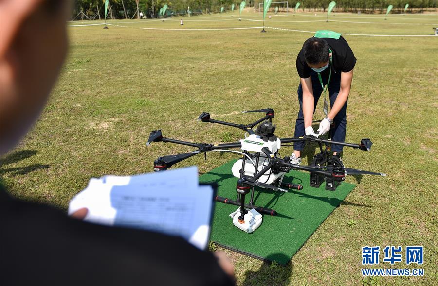 （社會）（2）農業無人機&ldquo;飛防英雄&rdquo;實戰拼技能