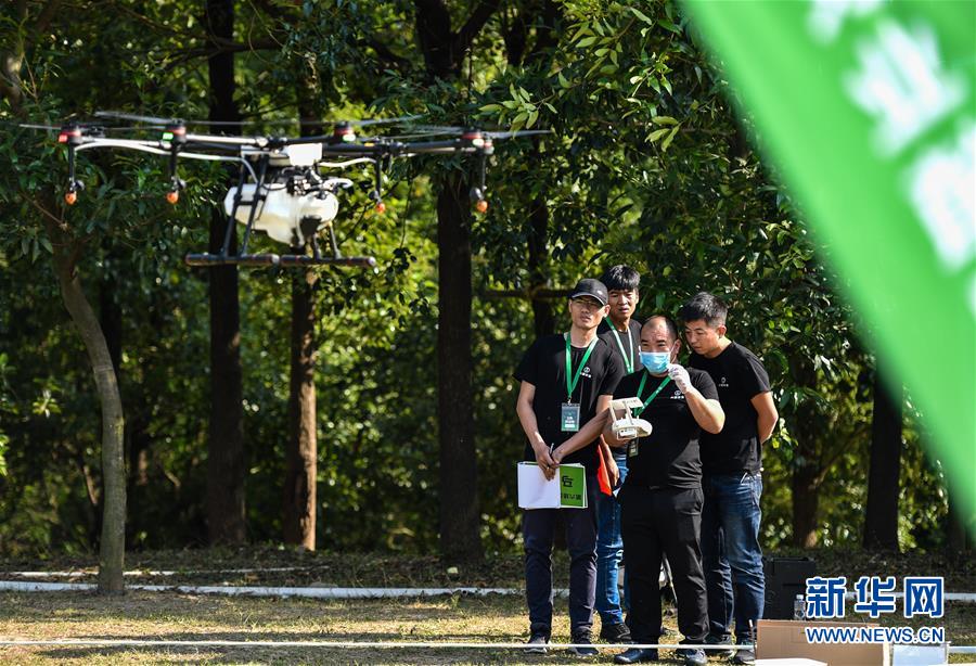 （社會）（4）農業無人機&ldquo;飛防英雄&rdquo;實戰拼技能