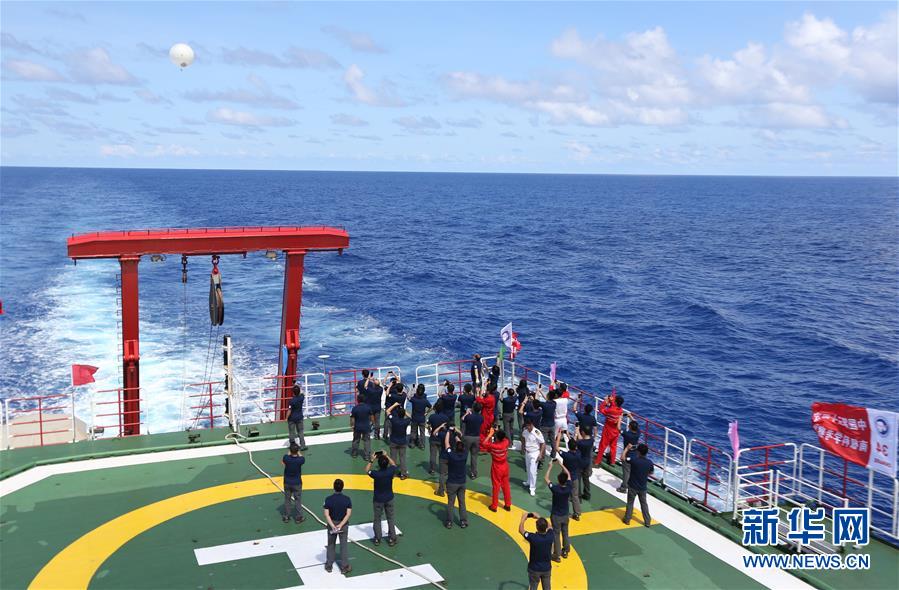 （第34次南極科考）（4）&ldquo;雪龍&rdquo;號穿越赤道進入南半球