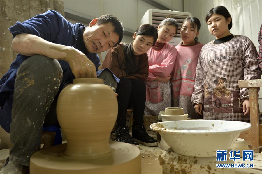 #（文化）（1）河北邢台：&ldquo;邢窑陶瓷&rdquo;走近大学生  非遗传承进校园