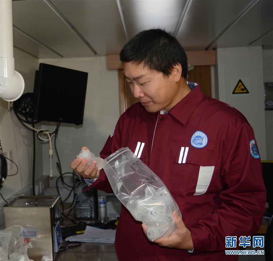 （新華全媒頭條&middot;圖文互動）（8）&ldquo;神奇&rdquo;&middot;&ldquo;神器&rdquo;&middot;&ldquo;神匠&rdquo;──揭秘中國對大洋深處的探尋