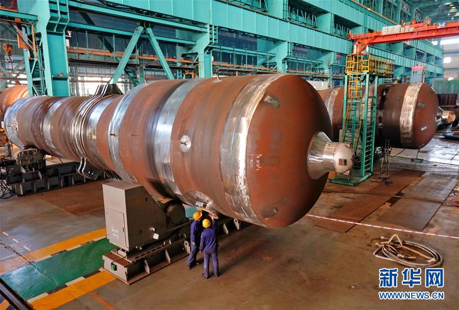 （科技）（2）我国核电出口产品“华龙一号”核电机组蒸汽发生器完成总装