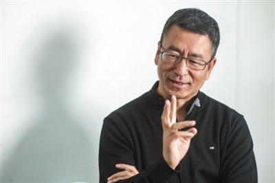 白岩松 新闻发言人最大的错误是沉默